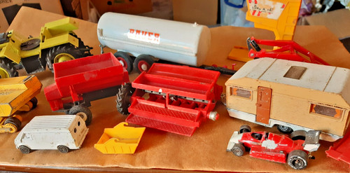 Job lot vintage britains - of,