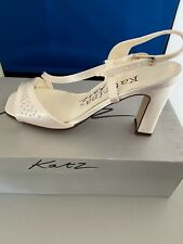 Ladies Bridal shoe, off white