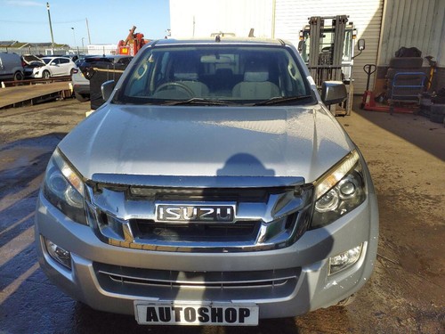 Isuzu max chrome - isuzu, chrome/black
