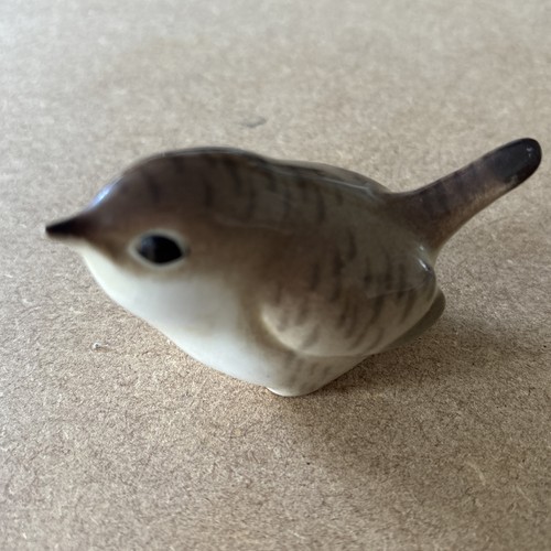 Lovely little ceramic wren - lovely,