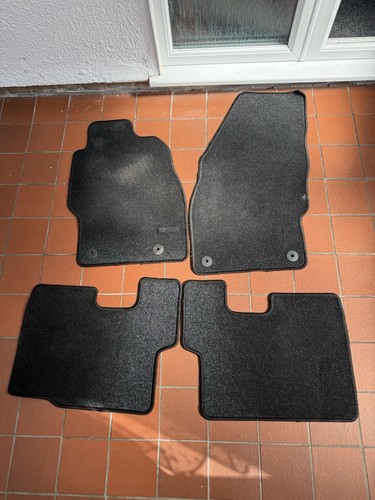 Vauxhall corsa floor mats - d,