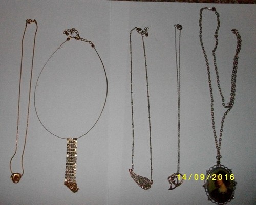 Costume jewellery necklaces - costume, jewellery-necklaces
