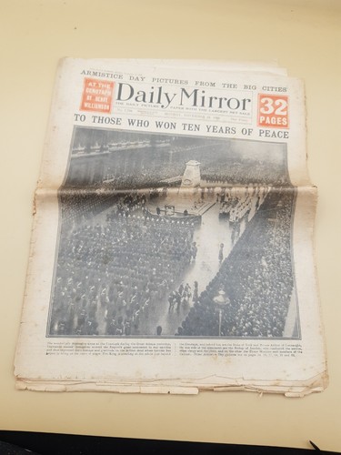 Daily mirror newspaper - daily,