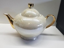 I Godinger Co Teapot Beige