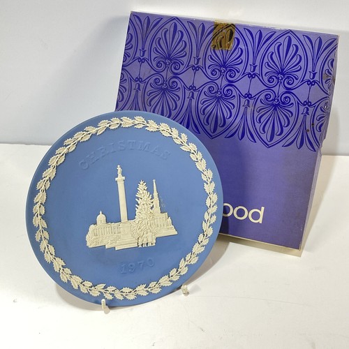 Boxed 1970 wedgwood christmas - 1970,