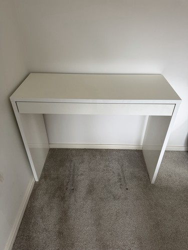White dressing table - dressing, desk