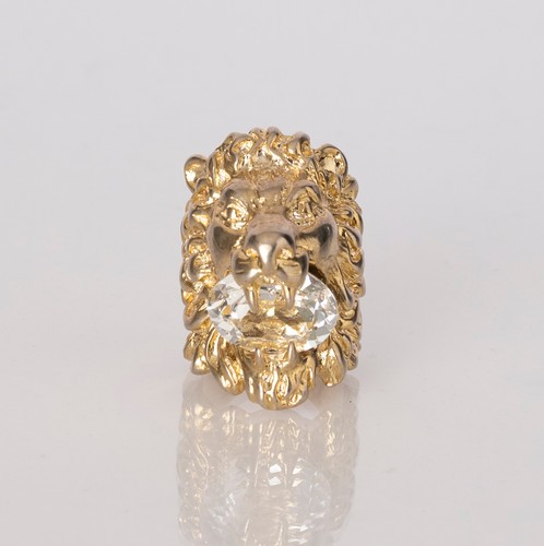 Authentic gucci crystal lion - authentic,