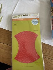 Accuquilt go Fabric Cutting Die, Apple Core 6 1/4