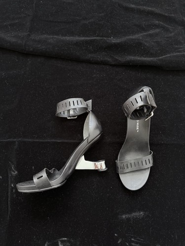 United nude morden - united, nude’