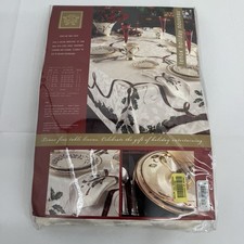 New Lenox Holiday Nouveau Tablecloth Oval 84” X 60” 6-8 Seating