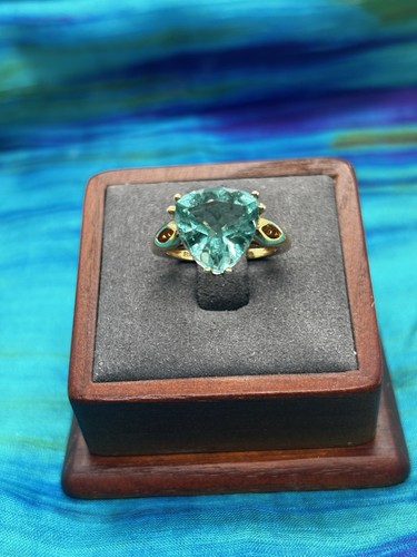 Stunning sea green paraiba - sea,
