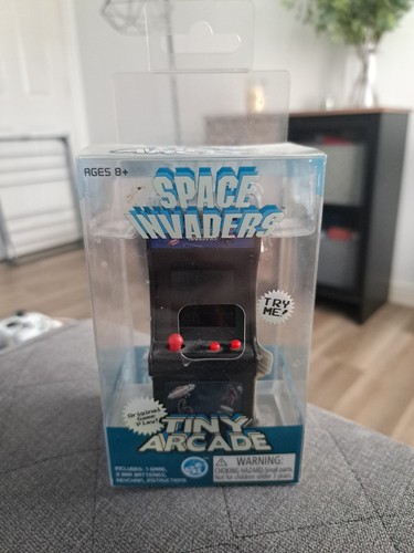 Space invaders tiny arcade - space,