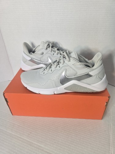 Women size nike legend - size,