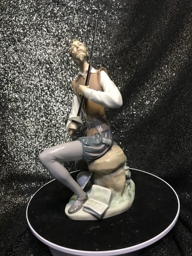 Lladro~5357~Oration~Don