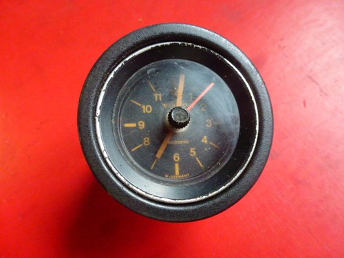 Volvo clock volts - 12,