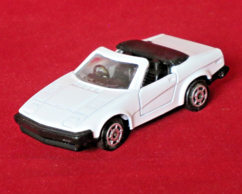 Triumph tr7 white - triumph,