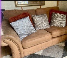 ??Cinimon Three Seater Swade chesterfield sofa?