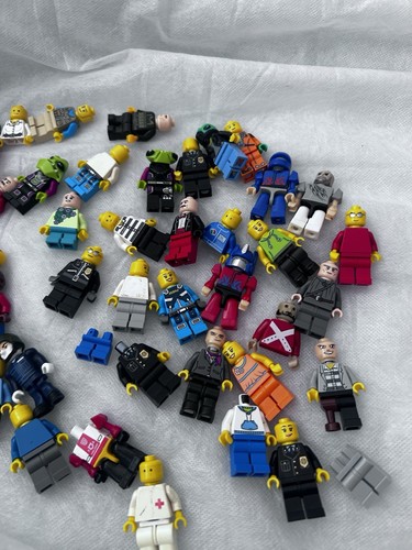 Huge lego minifigure - lego,