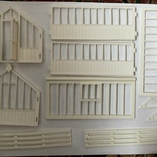 BRITAINS FLORAL MINIATURE