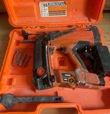 SPIT Pulsa 800E Cordless Gas Nail Gun battery charge