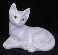 Vintage Delft White Cat