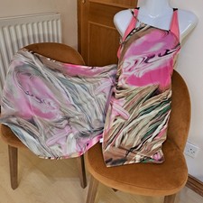Ladies Pink Swirls Beach