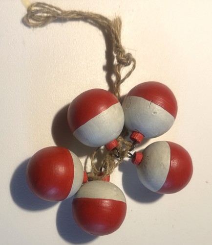 Wood fishing bobbers jute - bobbers, on