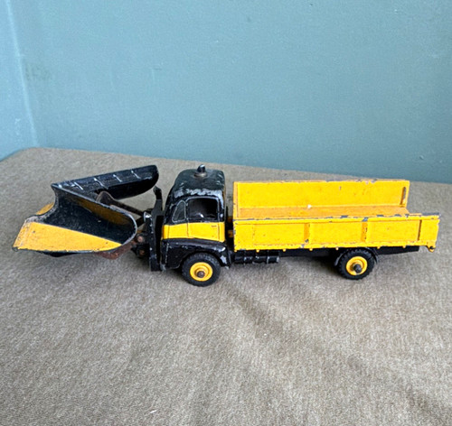 Dinky toys 561 leyland tipper - toys,