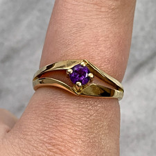 18 ct Gold Amethyst Solitaire