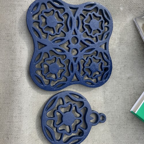 Vintage cast iron trivet - cast,