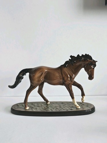 Royal doulton horse figurine - doulton,