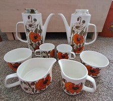 Vintage G & J Meakin Poppy