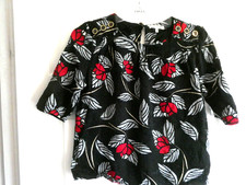 ladies preowned river island top size 8 round neck 3/4 sleeve,