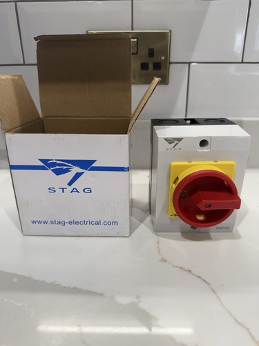 Stag is4p32 enclosed isolator - stag,