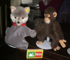 NICE &OLD LOT 21 STEIFF ANIMALS - 1 METAL SIGN (212)