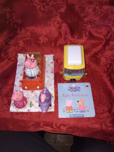 Peppa pig items - peppa, bundle