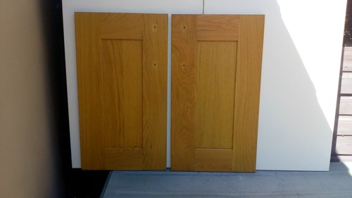 Pair solid light oak shaker - solid,