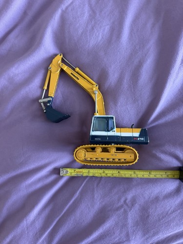 Komatsu pc210 - ,