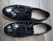 Size 5 1/2 Clarks Black Patent Female Shoes With Trim