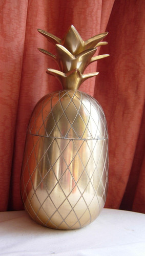 Large brass pineapple - large, ice