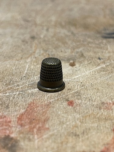 Vintage tiny brass sewing - tiny,