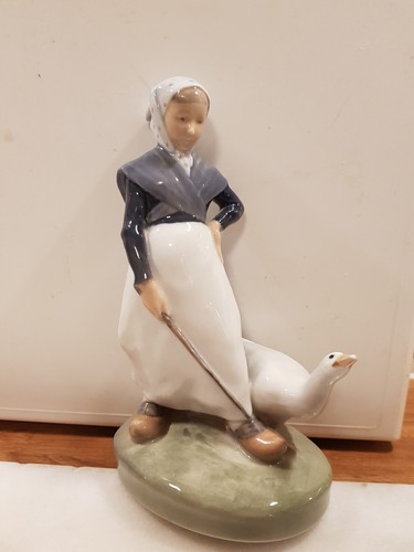 Rare royal copenhagen girl - royal,