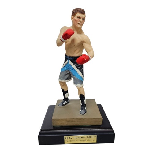 Collectors edition statue - edition,