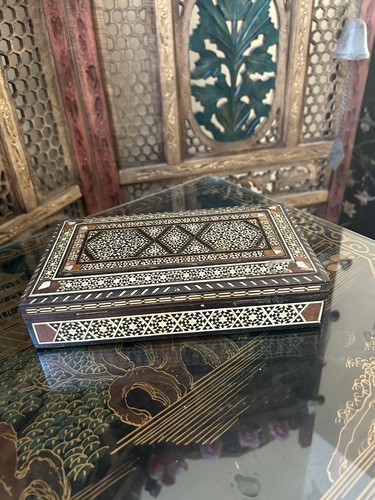Vintage trinket box wooden - vintage,
