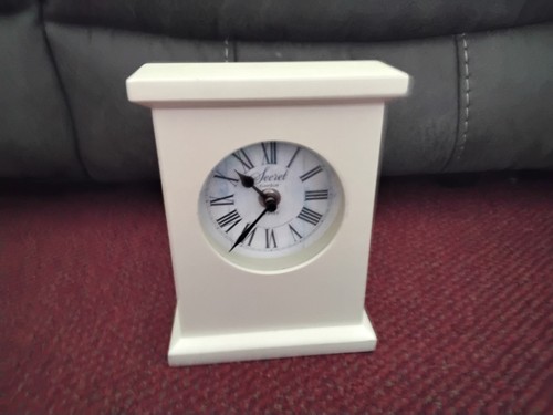 White mantel clock quartz - ,