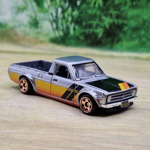 Hot wheels datsun sunny - hot, '75