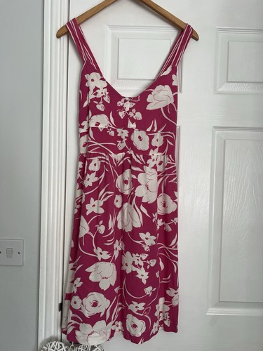 Pink white next floral - &,