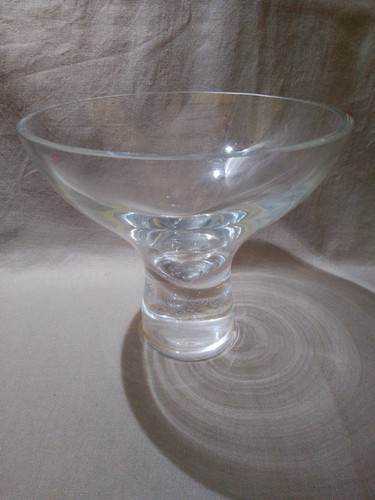 Heavy clear glass pedestal - clear,