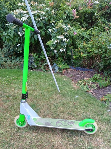 Bug pro scooter - pro, white