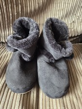 Love to lounge black bootie slippers. Size 6.